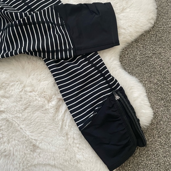Lululemon Striped Runday Crop - Picture 8 of 8